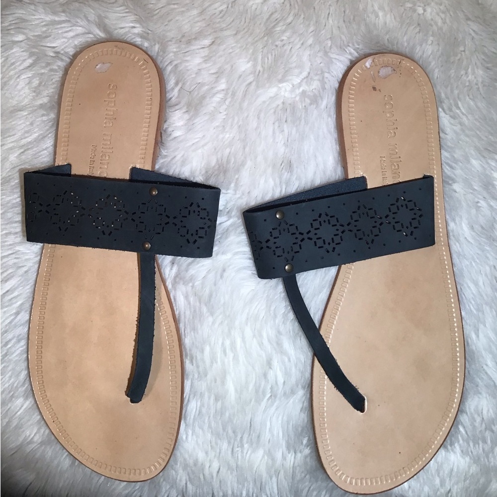 Sophia Milano made in Italy black thong sandal size 9.5